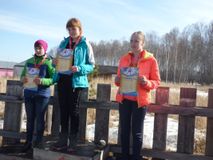 Победители, дистанция 3 км девушки ( 1 место Овсянникова Наталия, 2 место Павлюкова Яна, 3 место Сенченко Марина.)